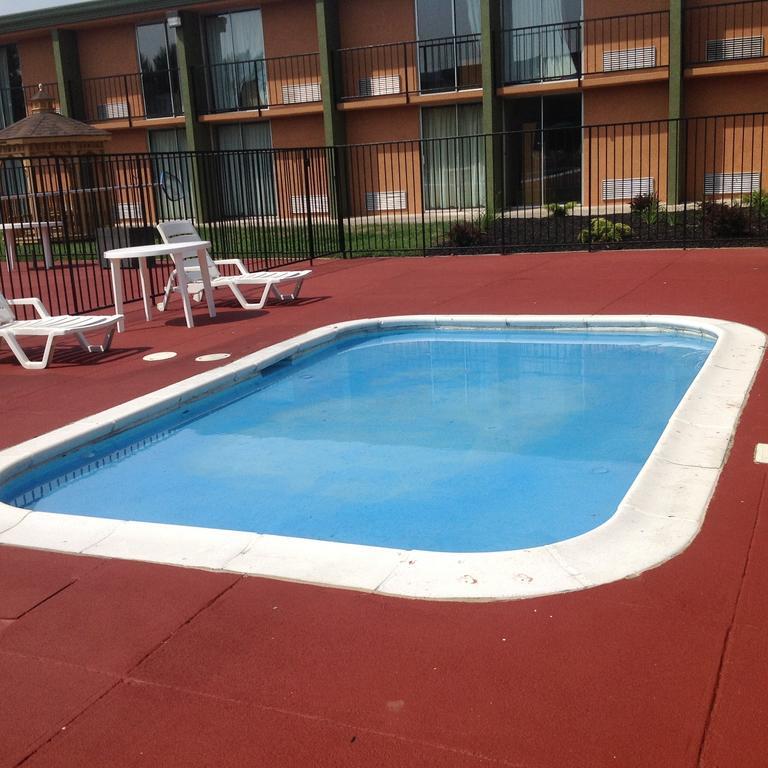 Baymont By Wyndham Salem Roanoke Area Hotel Exterior photo