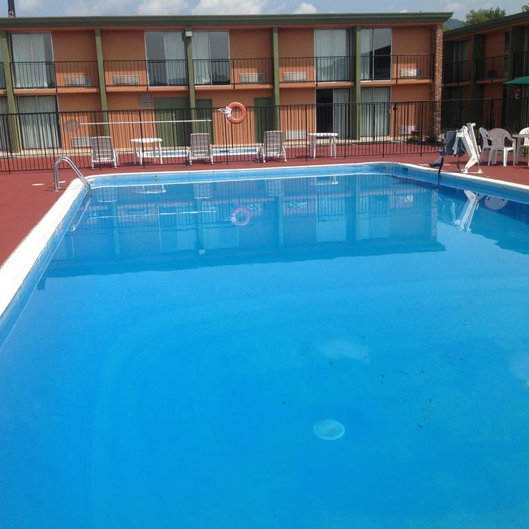 Baymont By Wyndham Salem Roanoke Area Hotel Exterior photo