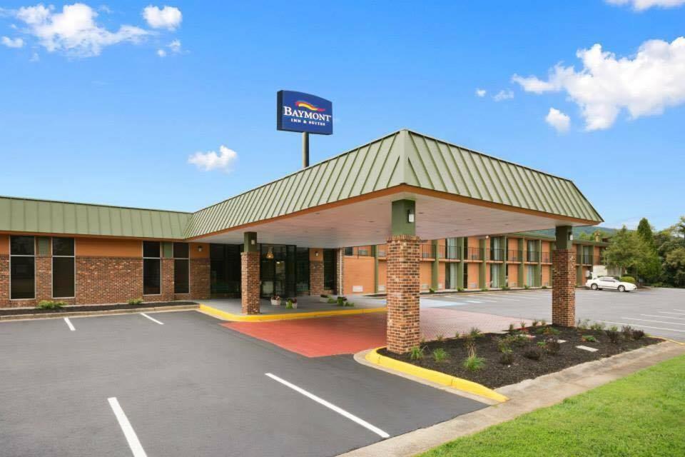 Baymont By Wyndham Salem Roanoke Area Hotel Exterior photo