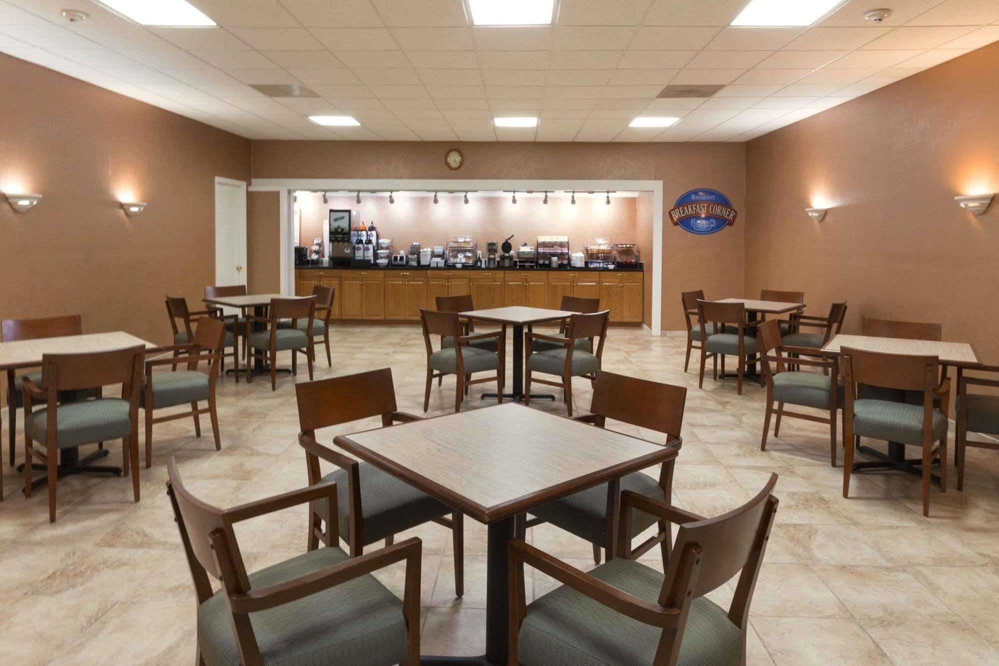 Baymont By Wyndham Salem Roanoke Area Hotel Exterior photo